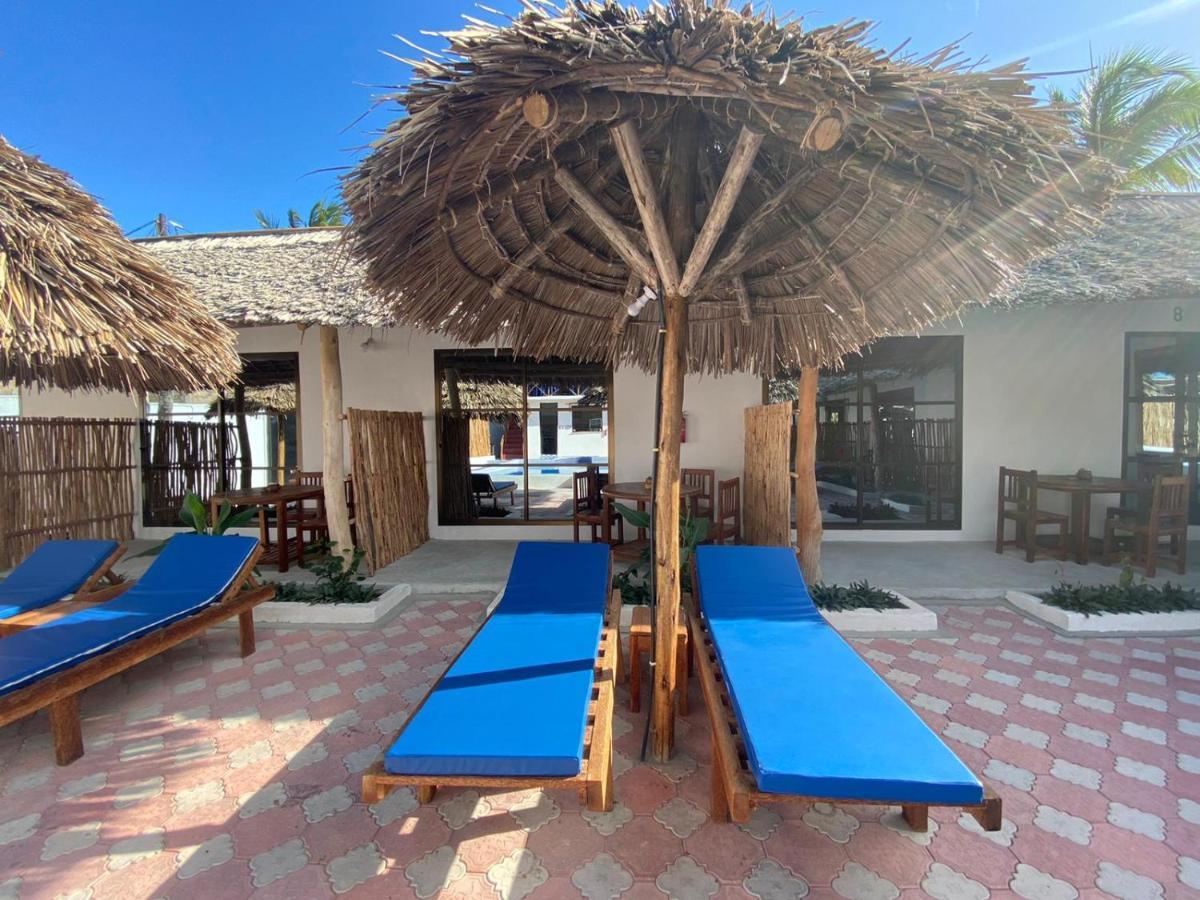 Amani Hotel Паже Екстериор снимка