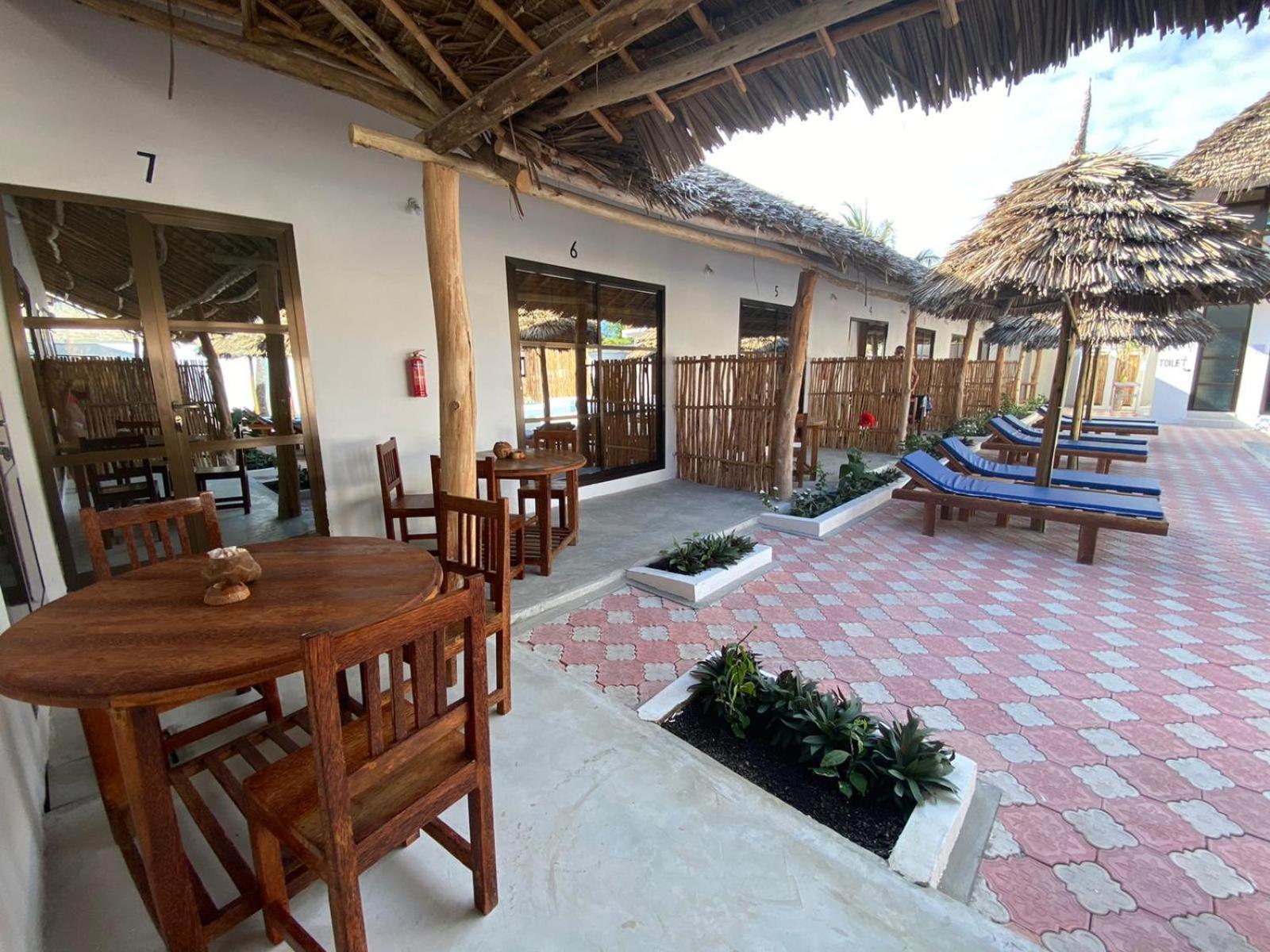 Amani Hotel Паже Екстериор снимка