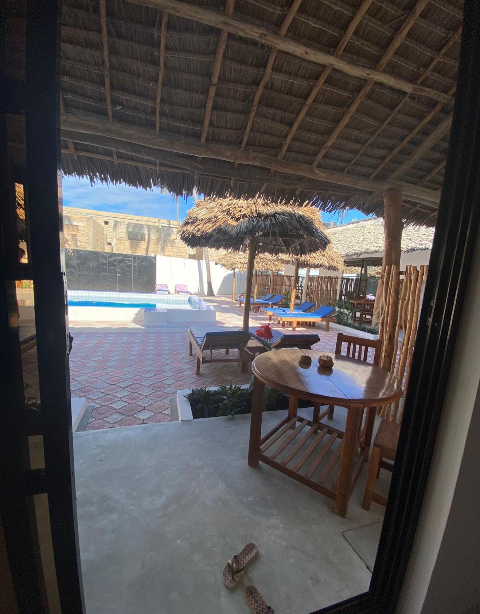 Amani Hotel Паже Екстериор снимка