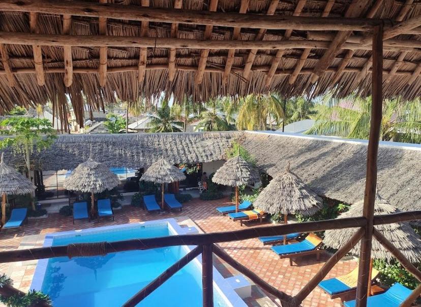 Amani Hotel Паже Екстериор снимка