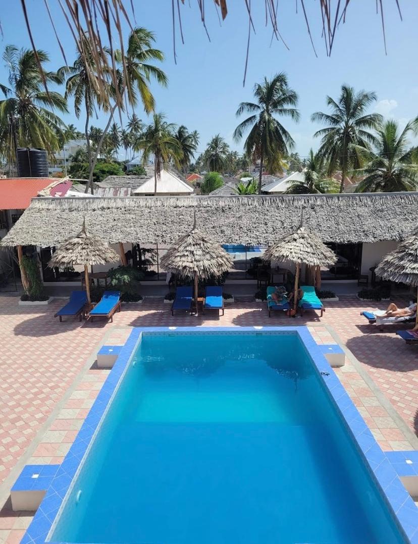 Amani Hotel Паже Екстериор снимка